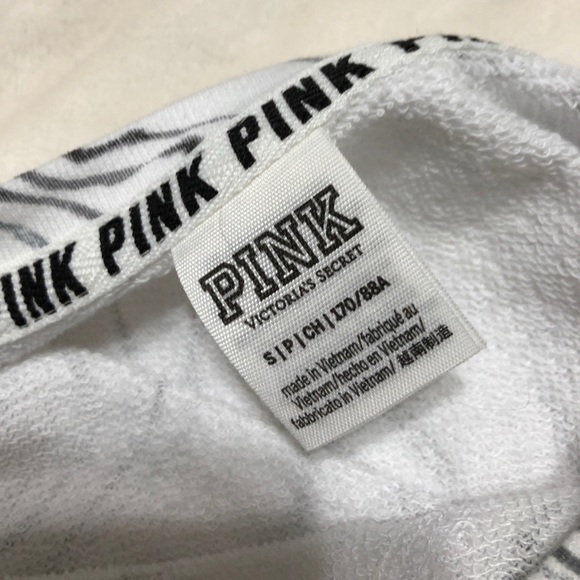 VS PINK BLACK AND WHITE MARBLE CROPPED CREWNECK - Picture 4 of 5